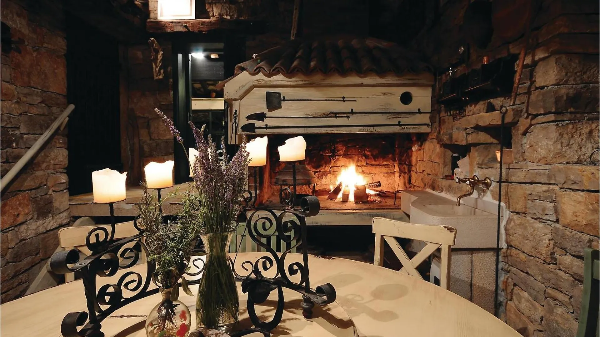 別荘 3 Bedroom Beautiful Home In Lisicic Lisičići