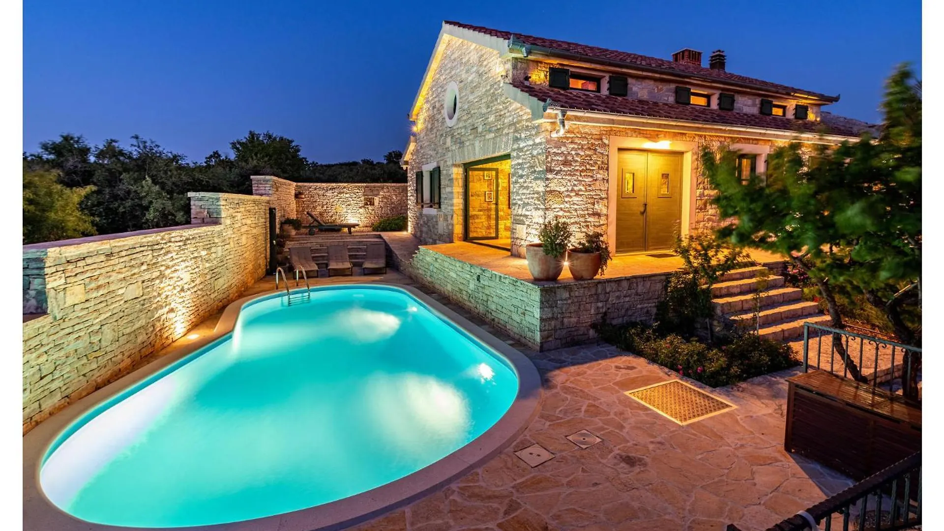 3 Bedroom Beautiful Home In Lisicic Lisičići 別荘
