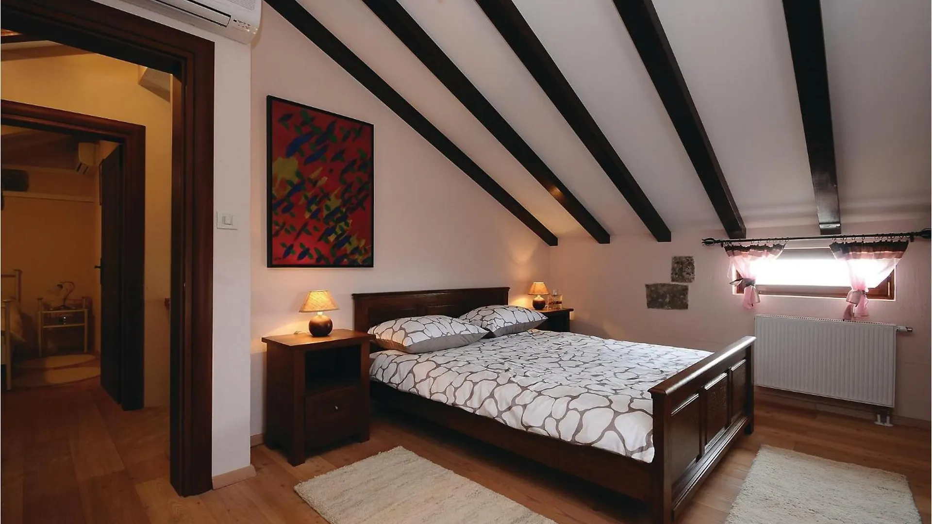 3 Bedroom Beautiful Home In Lisicic Lisičići 別荘