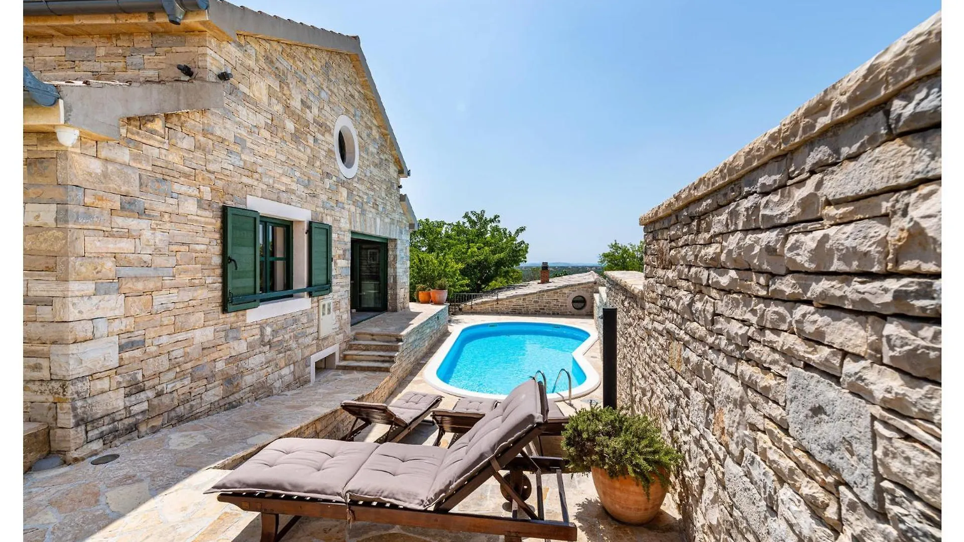 別荘 3 Bedroom Beautiful Home In Lisicic Lisičići
