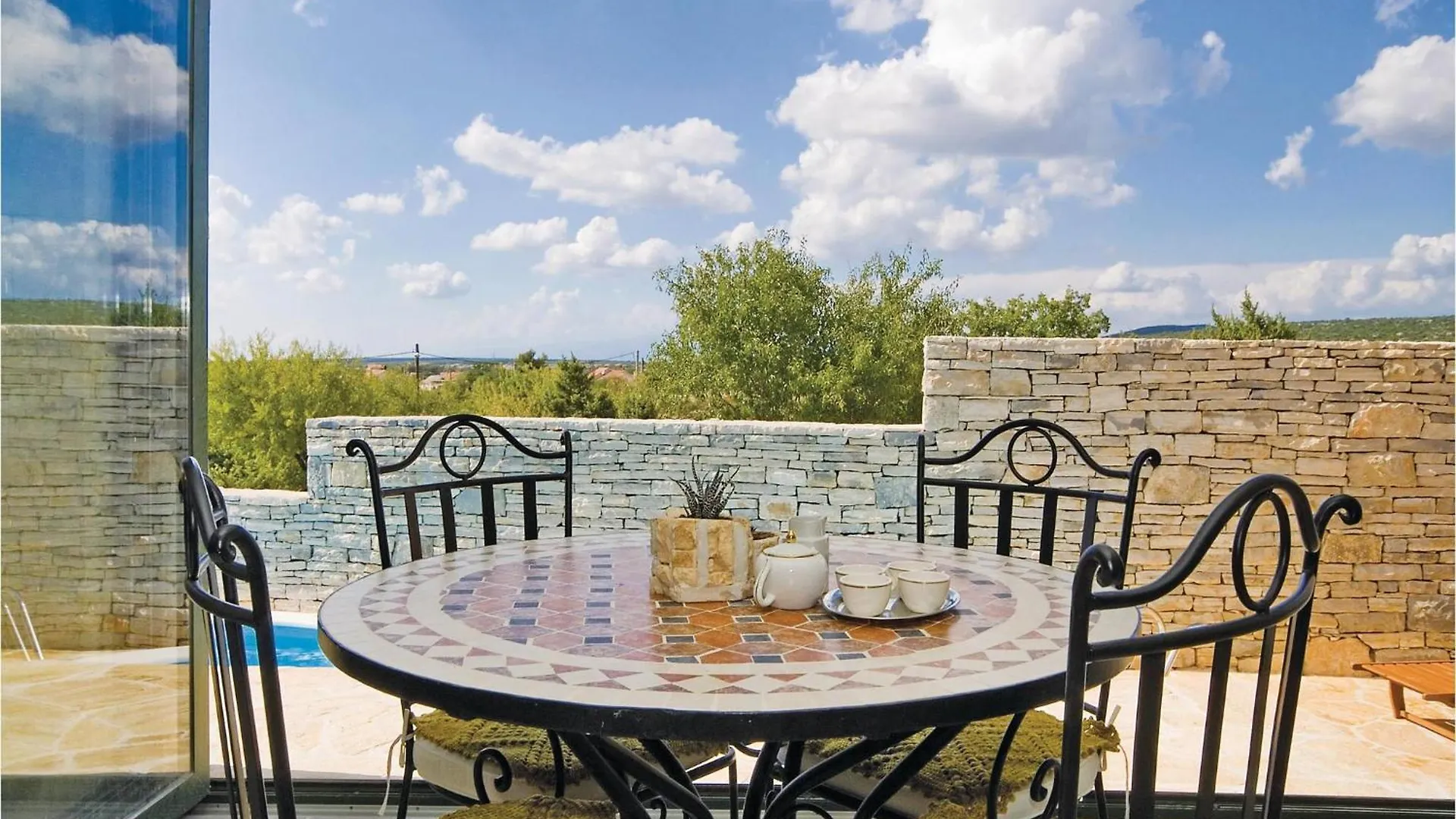 3 Bedroom Beautiful Home In Lisicic Lisičići