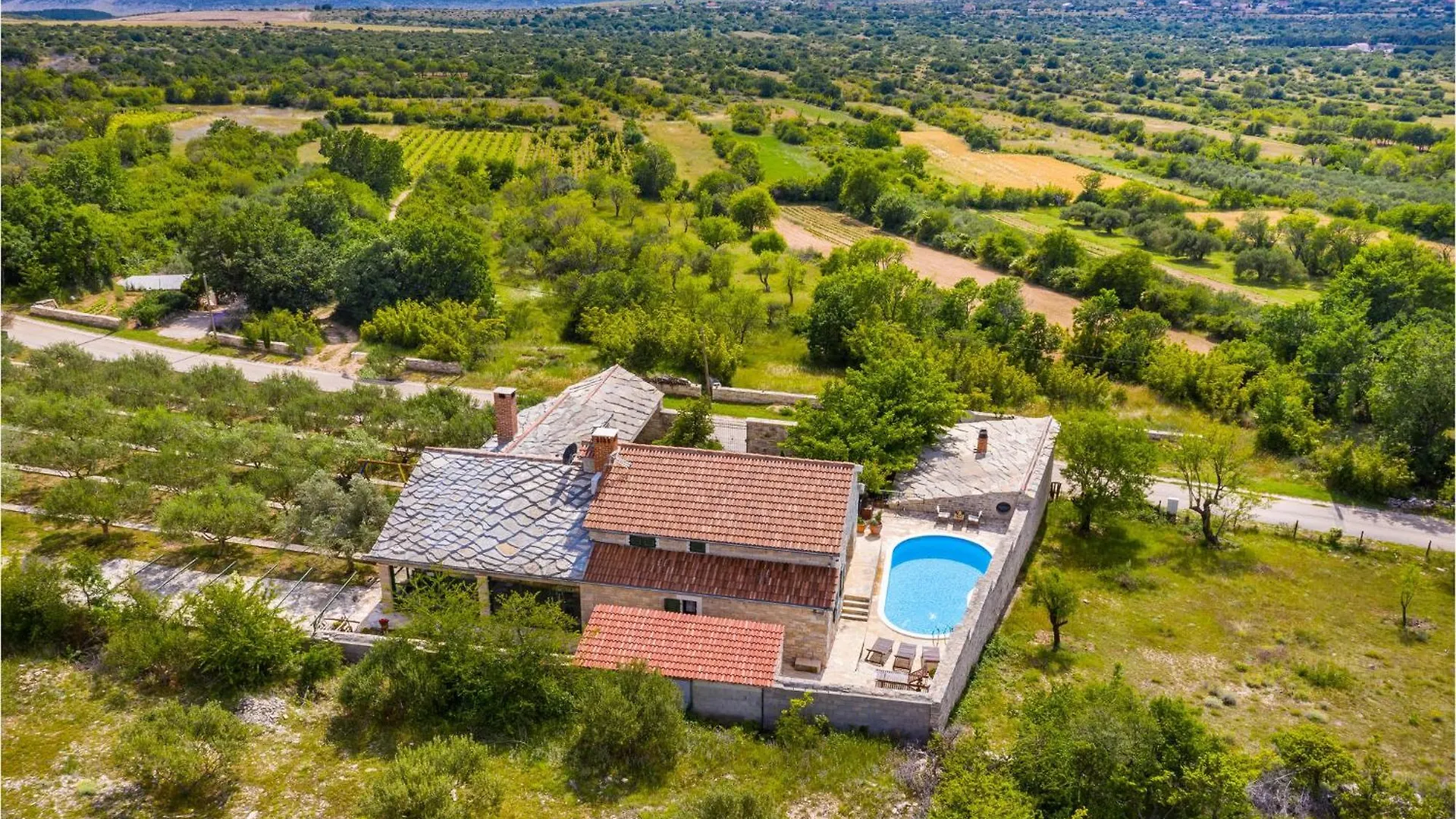 3 Bedroom Beautiful Home In Lisicic Lisičići 0*,  クロアチア